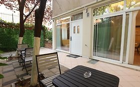 Jon'S Garden Apartments